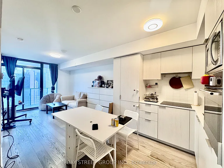 11 Wellesley St W #2103 — Photo 17