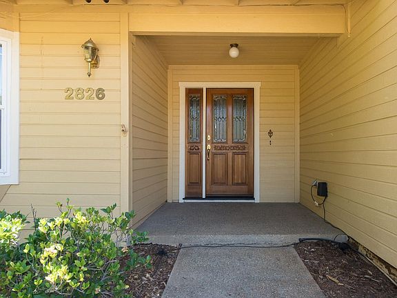 3rd image of 2826 Knollwood Dr