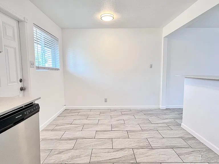 3024 N 39th St #9 — Photo 9