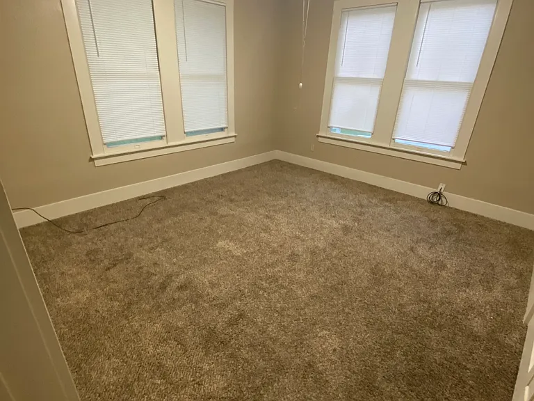 836 Live Oak St — Photo 4
