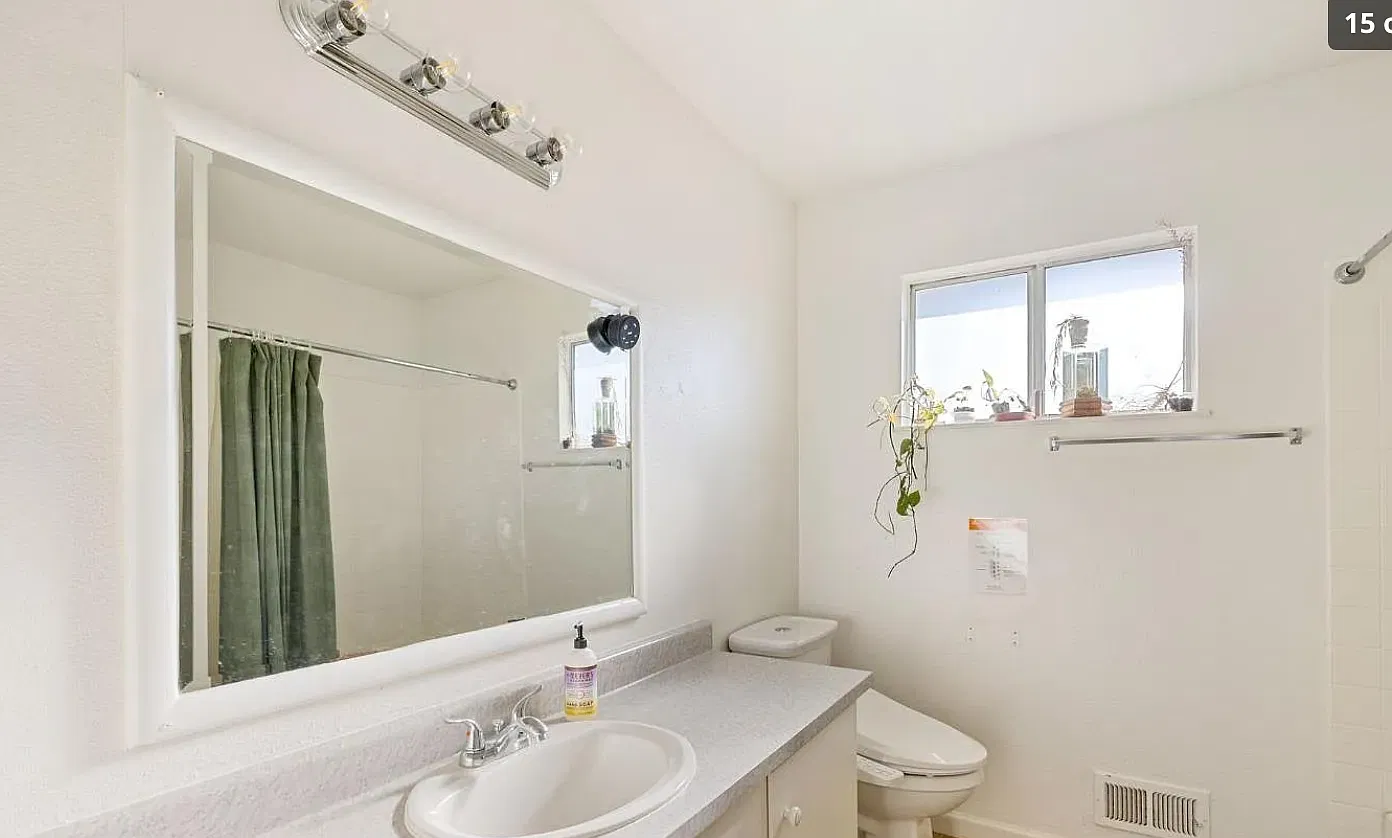 3 bed, 1004 sqft, $2,500 — Photo 2