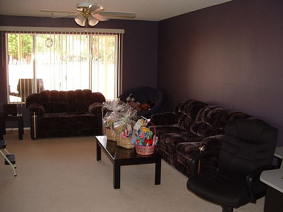 Formal Livingroom. No Purple