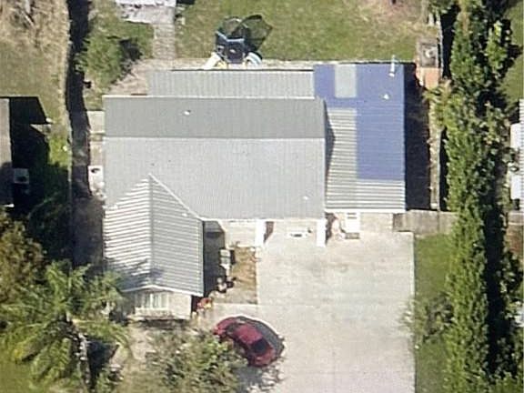 2nd image of 1129 Travis Ave