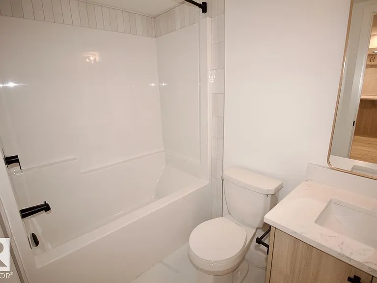 6324 27th Ave SW — Photo 10