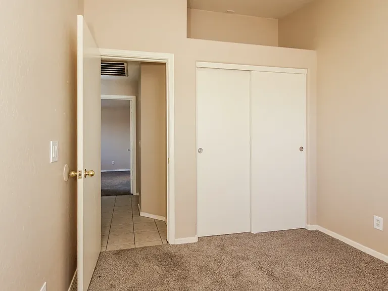5704 N 67th Dr — Photo 10