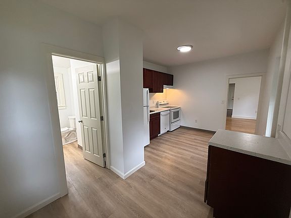 5th image of 23 Franklin St