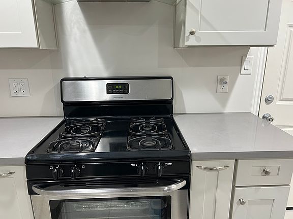 3rd image of 2714 Chopin Ave