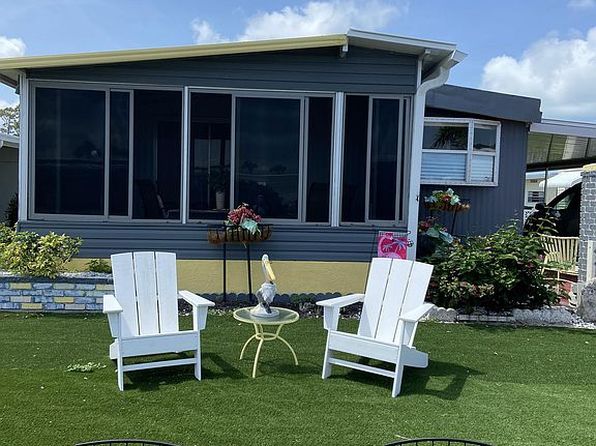 382 Sanibel St