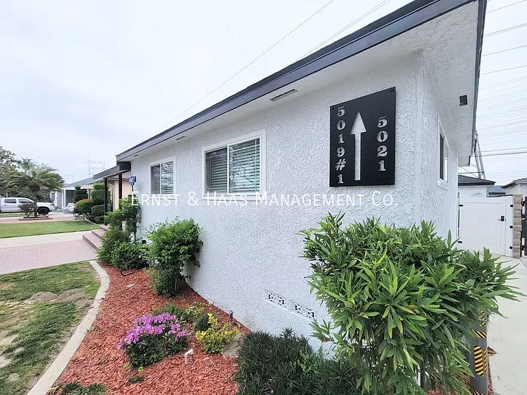 5019 Ashworth St — Photo 29