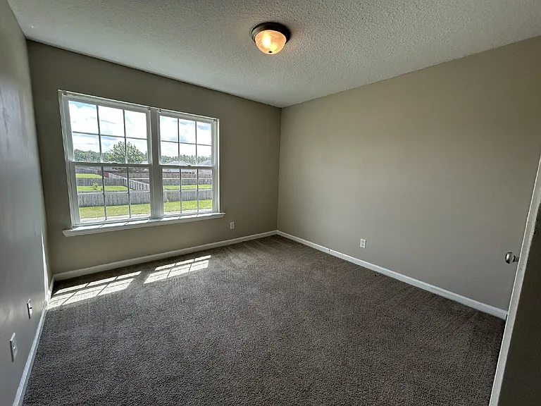 206 Summerhill Dr — Photo 8