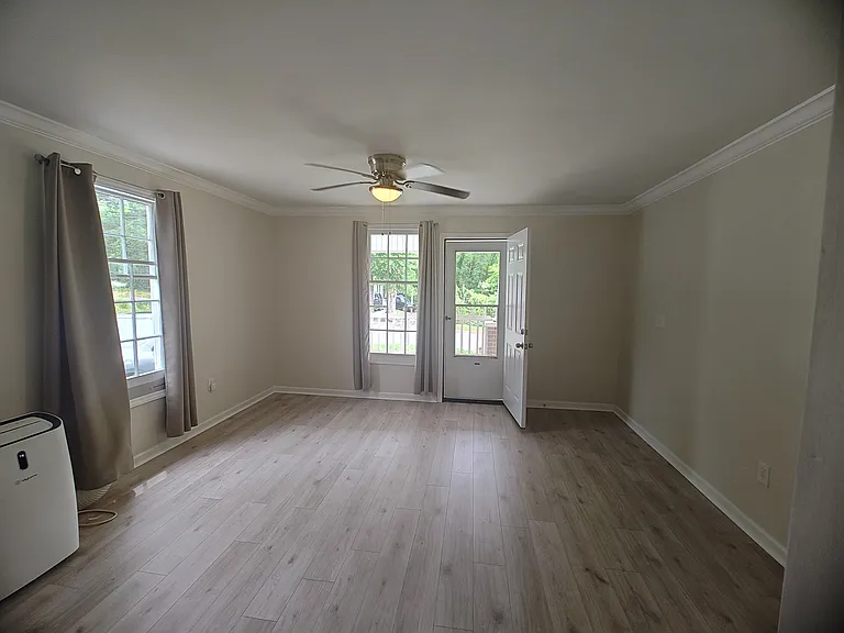 322 Elm St #A — Photo 3