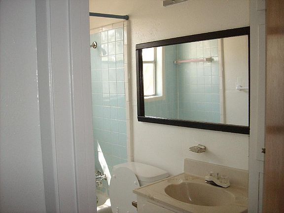 5th image of 2407 Live Oak Dr