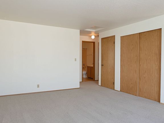 4th image of 3232 21st Ave W #302
