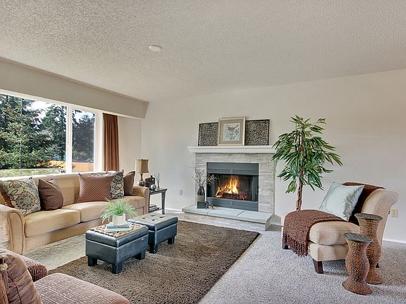 5th image of 2101 163rd St E