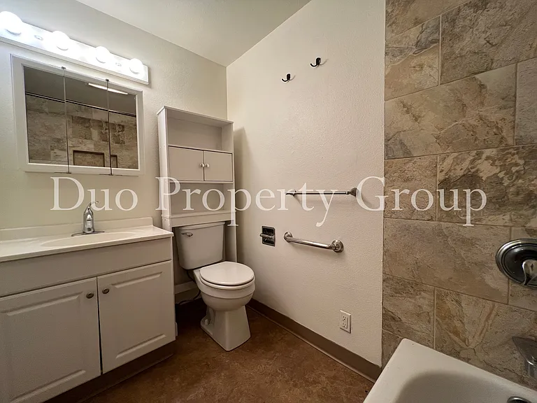 2035 Harvard Dr — Photo 12