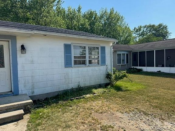 4th image of 106 Edna Ave