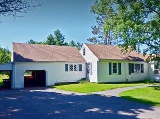 24 Frying Pan Ln, Stratham, NH 03885