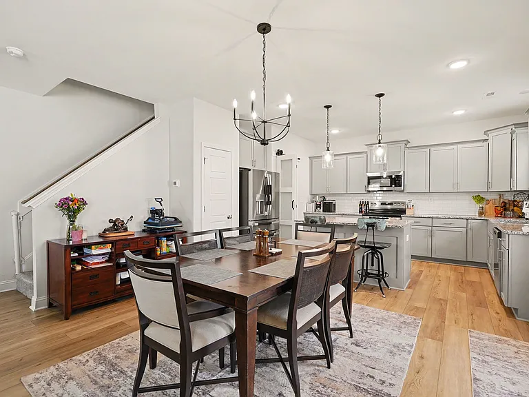 536 Amusement Dr — Photo 9