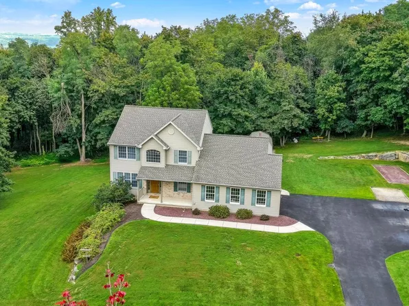 1750 Paulson Dr, York, PA 17406