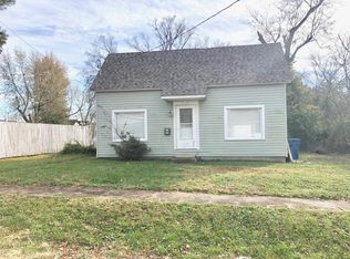 615 Pear St, Carterville, IL 62918