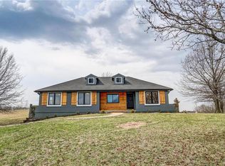 14904 Deer Run St, Smithville, MO 64089