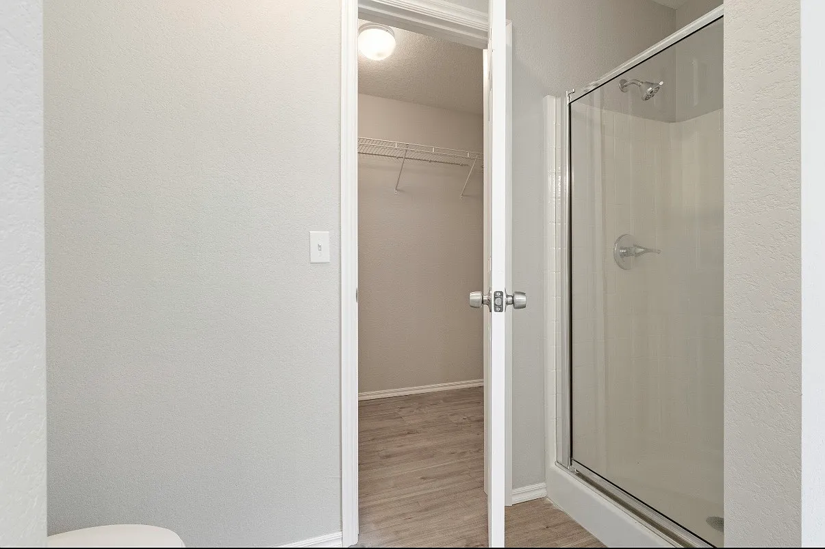 3 bed, 1560 sqft, $1,800 — Photo 2