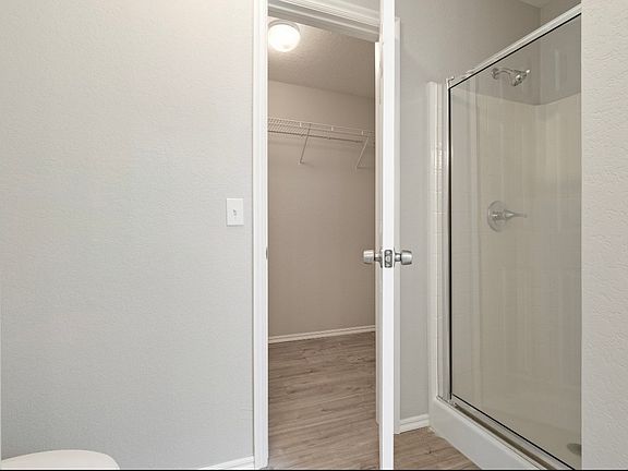 2nd image of 1908 E View Dr