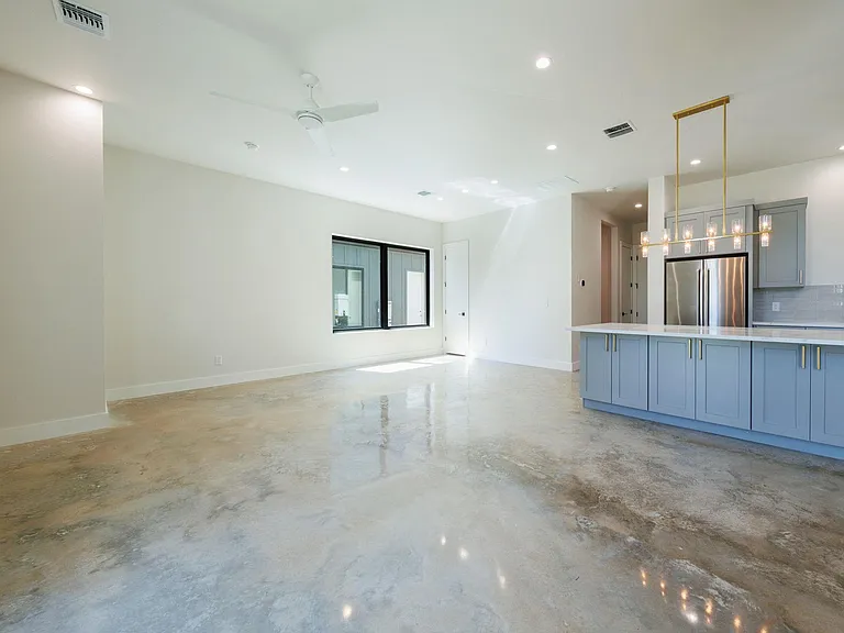 6315 Del Monte Rd #A — Photo 10