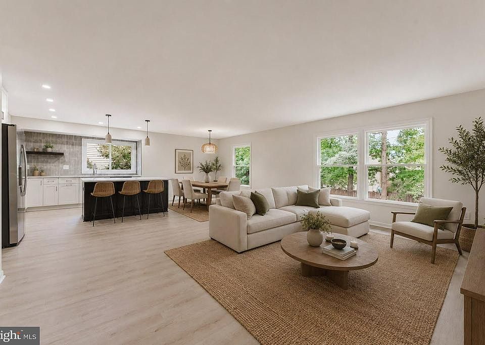1st image of 7107 Sontag Way