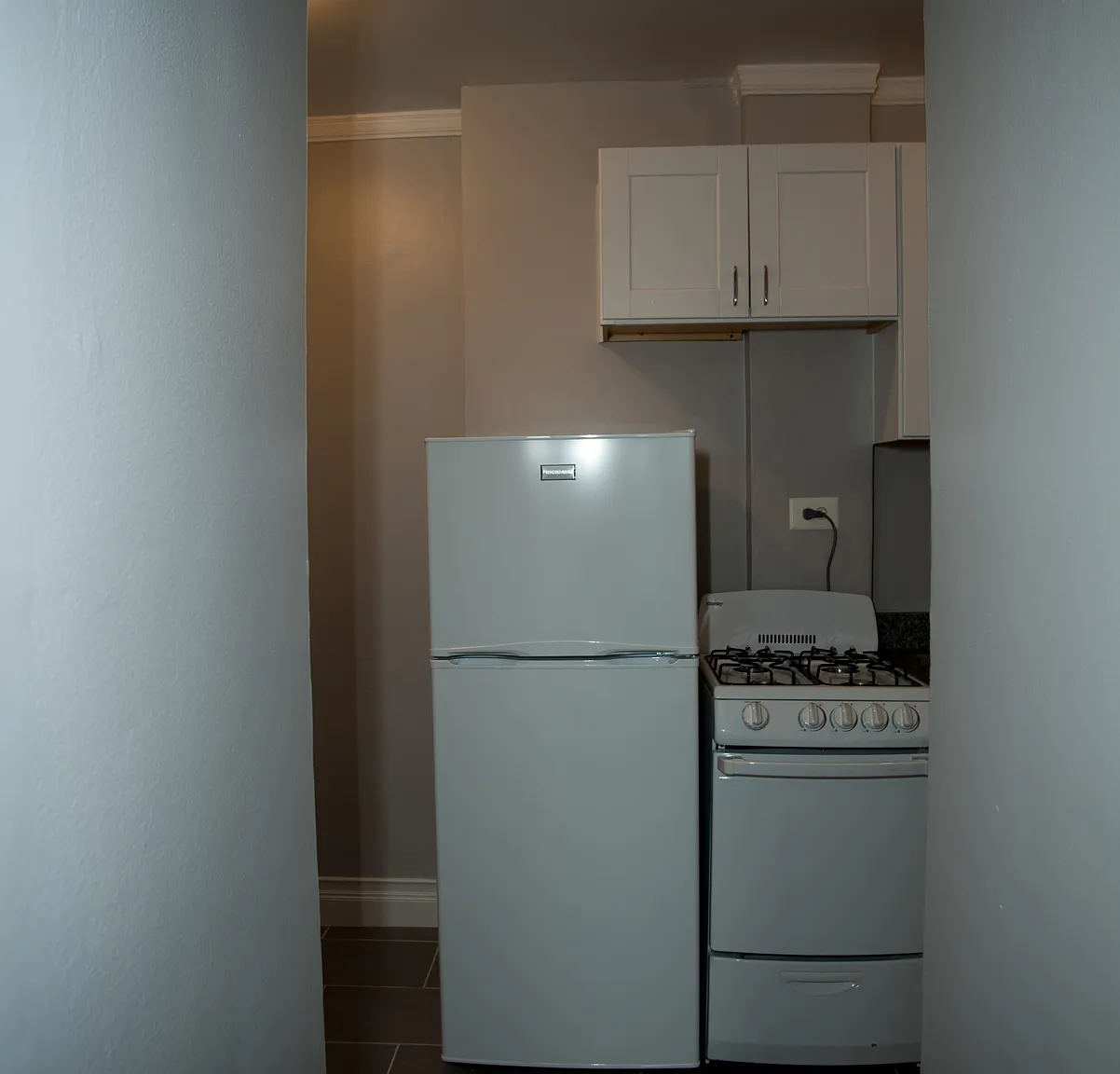 5737 N Kenmore Edgewater Apartments — Photo 2