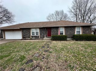 400 Allen St, Buckner, MO 64016