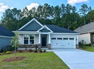 90 Glen Bend Ct, Spring Lake, NC 28390