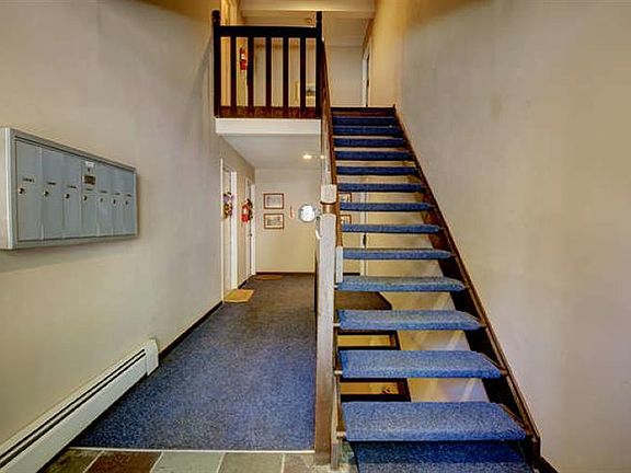 3rd image of 12 Foxwood Dr APT D
