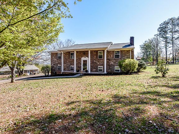 4th image of 835 Greenwich Dr