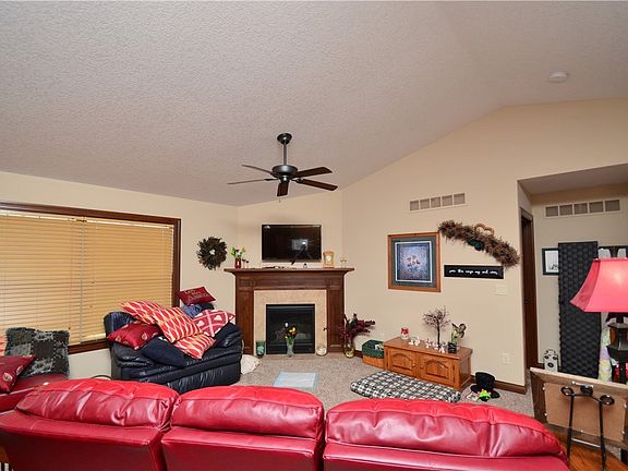 5th image of 2240 Ironwood Ct SW