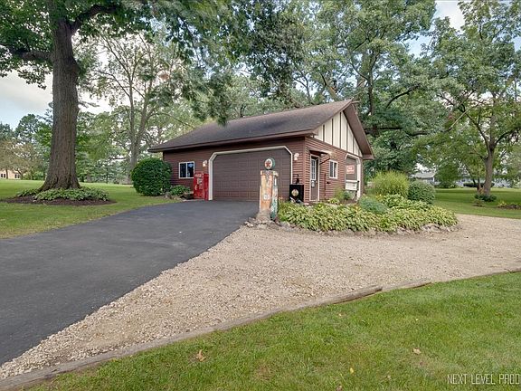 2nd image of 5N585 Hazelwood Ct