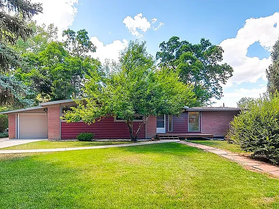 1375 Normandy Rd — Photo 1
