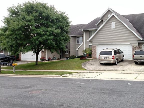 Attached 2 car garage