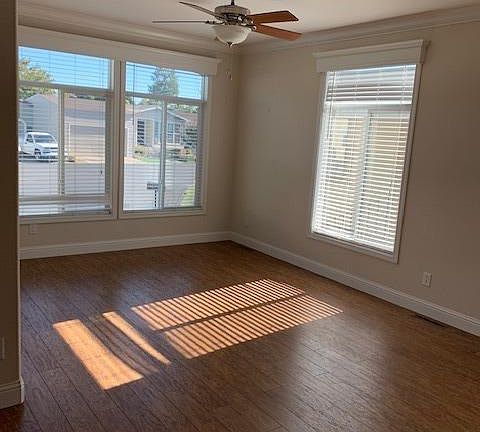 4th image of 208 Daphne Court UNIT 208