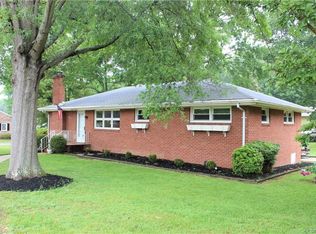 1300 Oakwood Dr, Colonial Heights, VA 23834