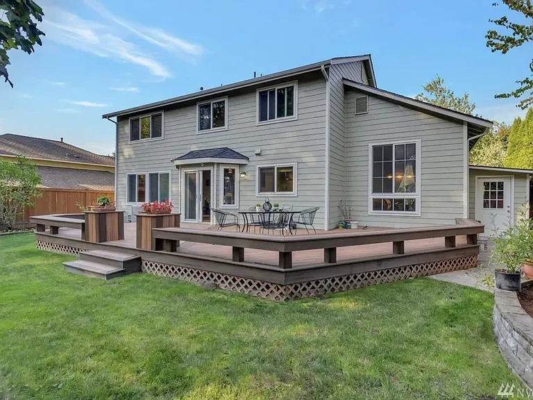 23115 NE 18th St — Photo 33