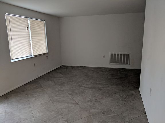 3rd image of 1351 Whitehall Ln