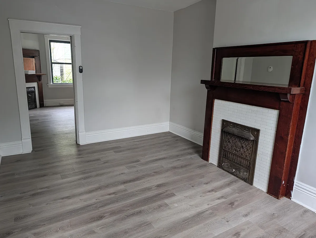 Building Photo - 819 Stanton Ave #2