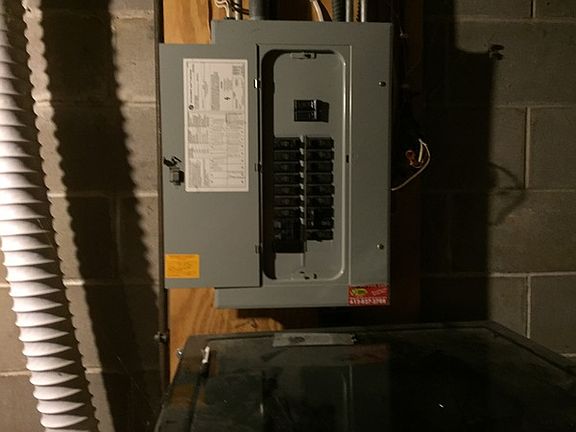 4th image of 8410 Lakewood Dr NE