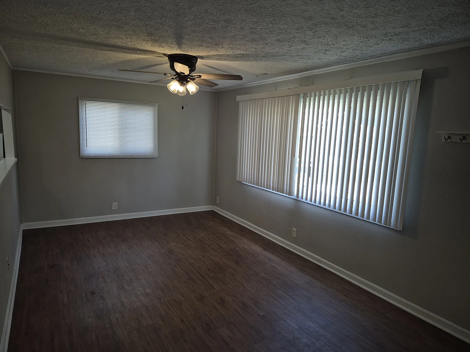 3 bed, $1,350 — Photo 4