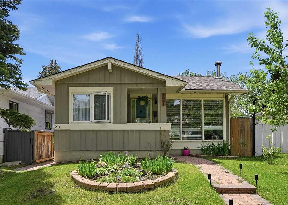 1st image of 121 NE Sunbank Way SE