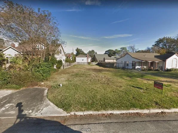 4624 Cedar St, Bellaire, TX 77401