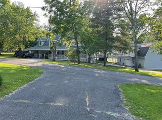 1628 Canal Ln, Dandridge, TN 37725