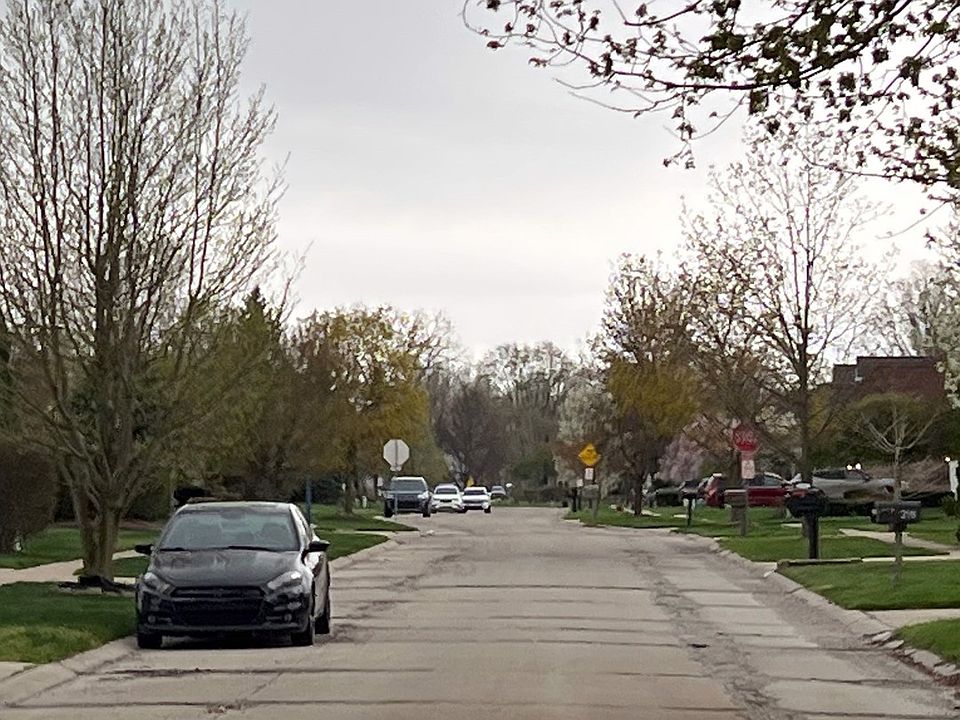 413 Harbour Pointe Dr, Belleville, MI 48111 Zillow