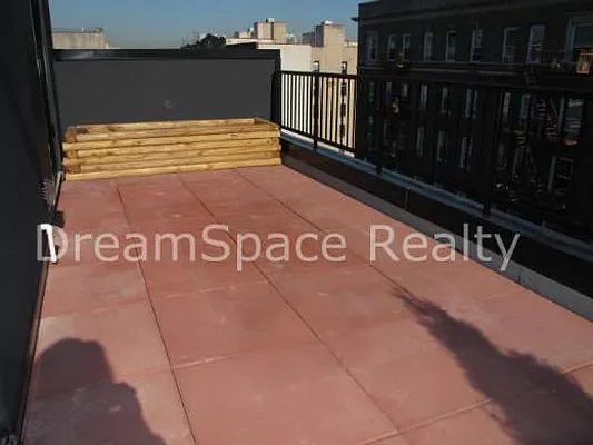 Rented by Dream Space Realty | media 20